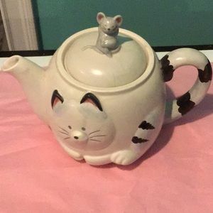 Vintage decorative cute cat with mouse tea pot